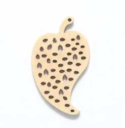 38WC816-51R: Cut Wood Leaf With Dots 38mm Light Finish - 6 Pieces