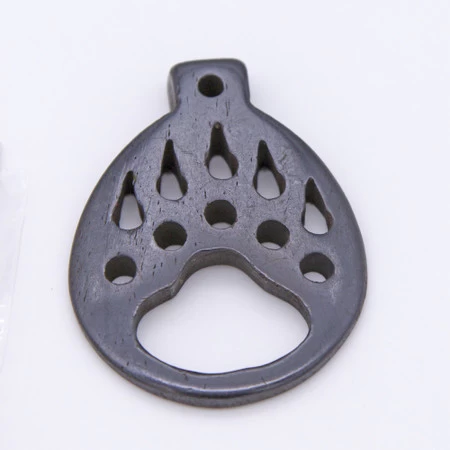 BN385-63: Bone Bear Paw Print Pendant Carved Brown 35x45mm - 5 Pieces 3 BN385-63: Bone Bear Paw Print Pendant Carved Brown 35x45mm - 5 Pieces