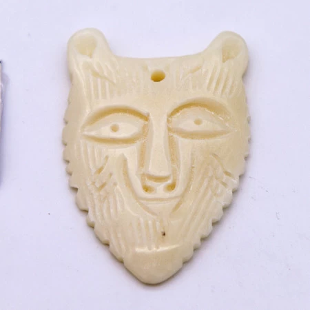 BN385-71: Bone Bear Face Pendant White 30x46mm - 5 Pieces 3 BN385-71: Bone Bear Face Pendant White 30x46mm - 5 Pieces