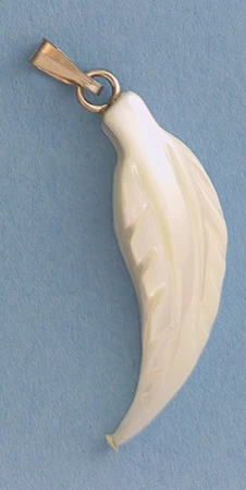 MP466: Mother Of Pearl Feather Charm 8x27mm - 3 Pieces