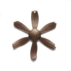 VJ6113: Vintaj Natural Brass Loves Mee Daisy Pendant 44mm - 1 Piece
